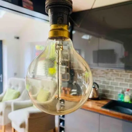 Lovely Semi-beach 2x Pubs -5 Min Walk-pets Welcome-parking-garden Casa vacanze