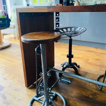 Lovely Semi-beach 2x Pubs -5 Min Walk-pets Welcome-parking-garden Scalby