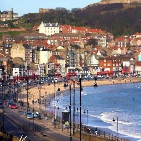 Lovely Semi-beach 2x Pubs -5 Min Walk-pets Welcome-parking-garden Scalby