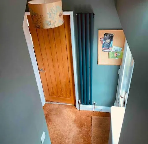 Lovely Semi-beach 2x Pubs -5 Min Walk-pets Welcome-parking-garden Nyaraló *